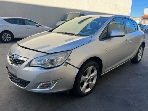 OPEL OPEL ASTTRA 1.7 CDTI 125CV ARRANCA Y ANDA AÑO 2012