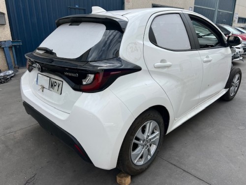 TOYOTA YARIS 1.5 120H BUSINESS PLUS ECOVAN