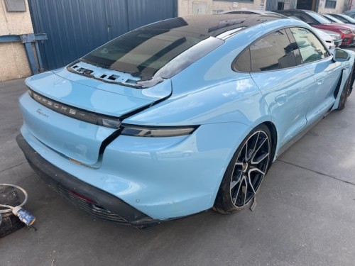 PORSCHE TAYCAN 