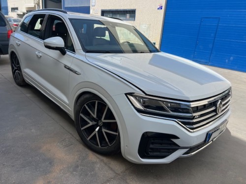 VOLKSWAGEN TOUAREG RLINE 3.0 V6 TDI 
