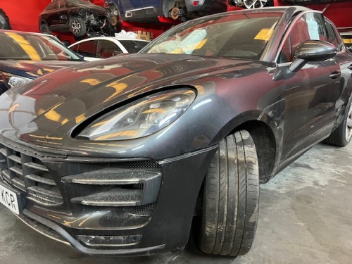 PORSCHE MACAN TURBO 