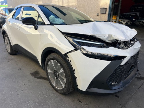 TOYOTA CH-R